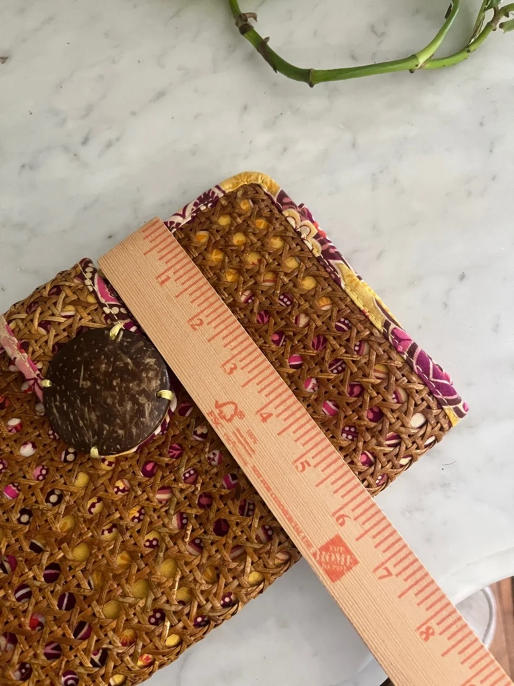 Vera Bradley Tiki Clutch with Bali Gold Pattern Excellent - Picture 8 of 9